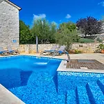 Simone By Interhome *