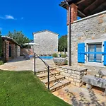 Simone By Interhome Vila