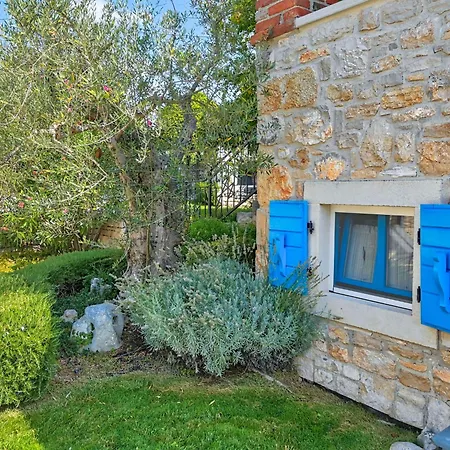 Villa Simone By Interhome