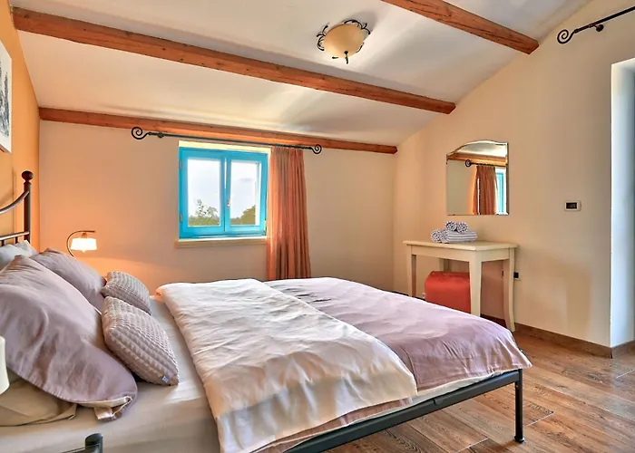 Villa Simone By Interhome