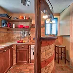 Simone By Interhome פורץ