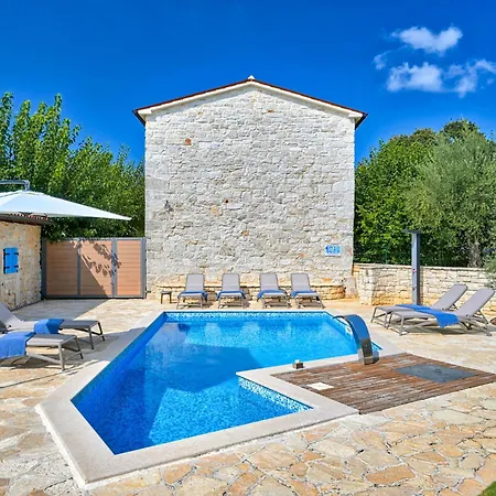 Simone By Interhome *